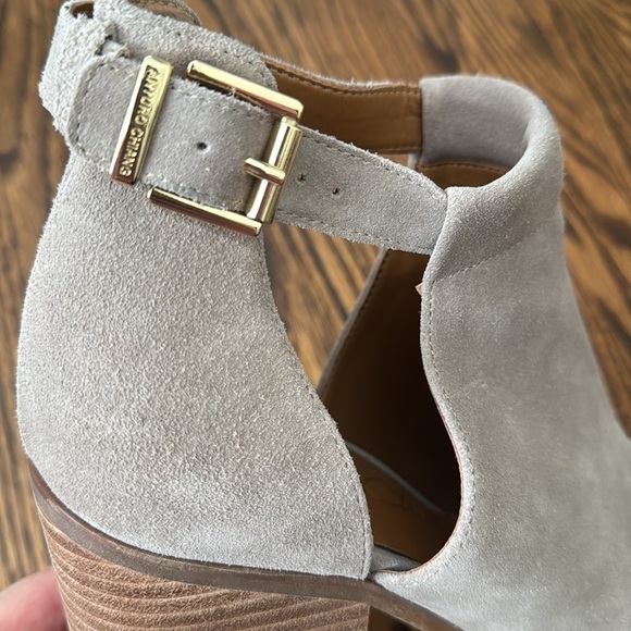 Arturo Chiang ‘Cordeliah' Split Shaft Peep Toe Suede Bootie. Stacked heel. Sz 9 - Picture 4 of 8